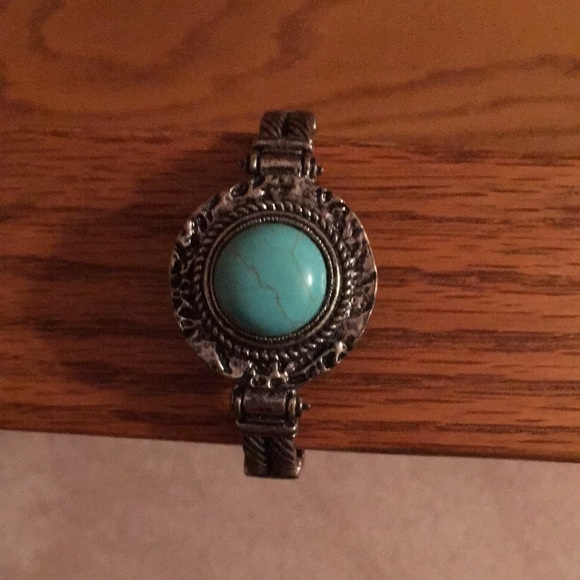 Jewelry - Turquoise hinged bracelet